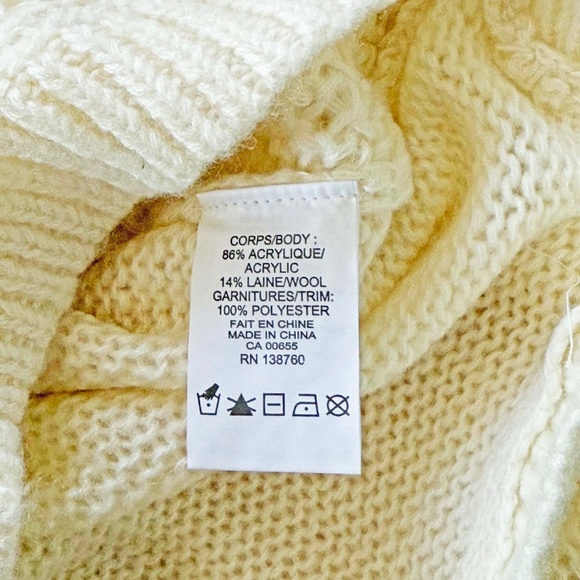 PULL OVER, EMBROIDERED LACE SHOULDERS, SZ 4X, VANILLA, LARGE TURTLENECK, WOOL/AC - Picture 4 of 6